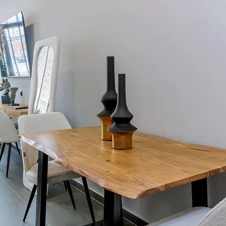 Timeless Luxury & Salonic