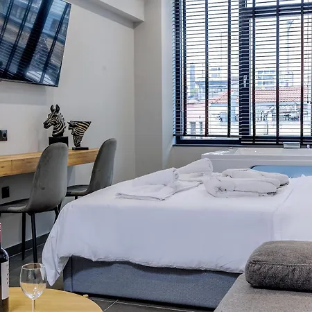 Timeless Luxury & * Thessaloniki