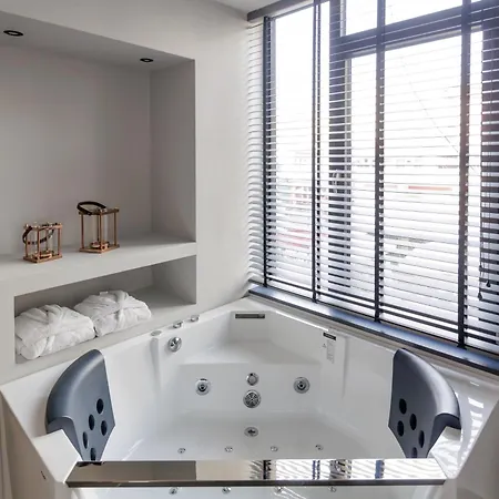 Timeless Luxury & Apartment *