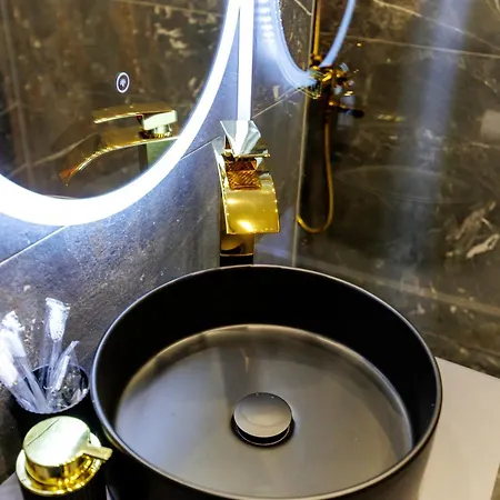 Timeless Luxury & 塞萨洛尼基